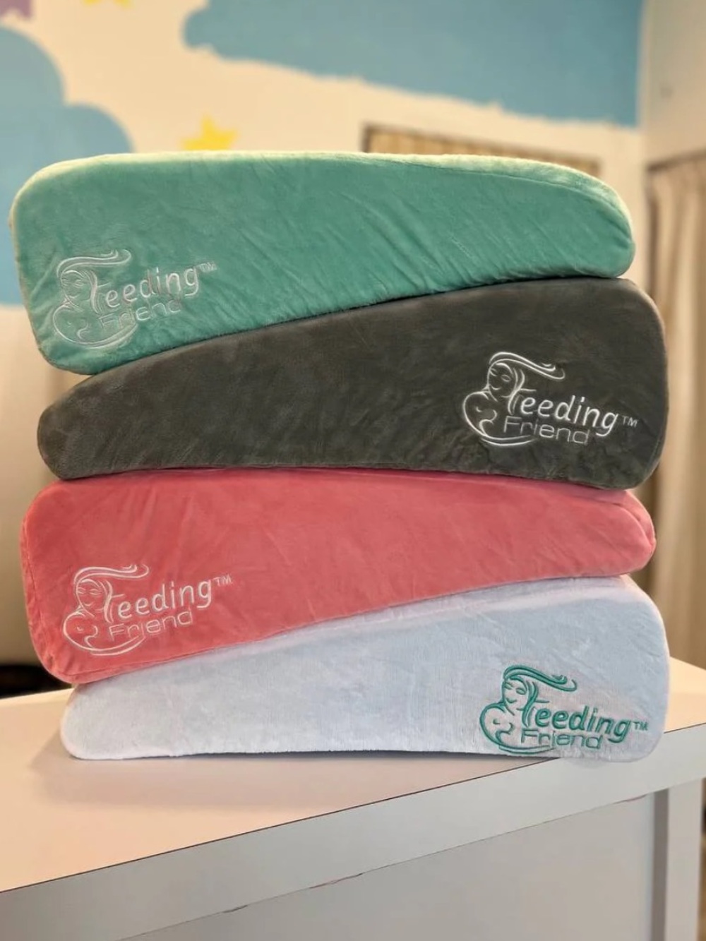 Feeding Friend travel roll nursing pillow,